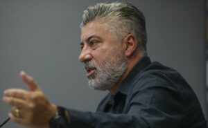 alexandre gallo cancela contratação no santos e negócio com atacante não vai mais acontecer