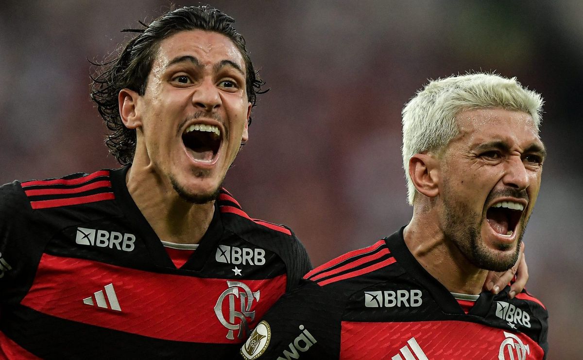 flamengo vence atlético go em tarde de arrascaeta e vira líder do brasileirão; confira as notas