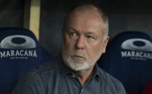 mano menezes aponta evolução no fluminense em empate, mas destaca: “o caminho é duro” 