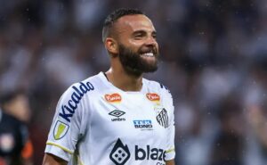 opinião: o maior acerto do santos na temporada 2024 atende pelo nome guilherme