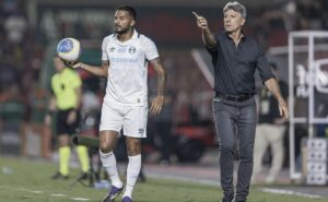 renato gaúcho revela reunião com direção do grêmio e cita diferença para 2021: "estou aqui"
