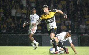 essa é a decisão do santos em contratar felipe vizeu após exigência do criciúma 