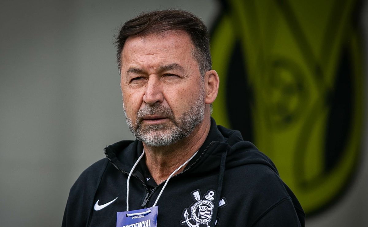 augusto melo e diretoria do corinthians realizam os pagamentos dos direitos de imagem