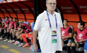 uruguai defende 10 anos invicto diante da colômbia