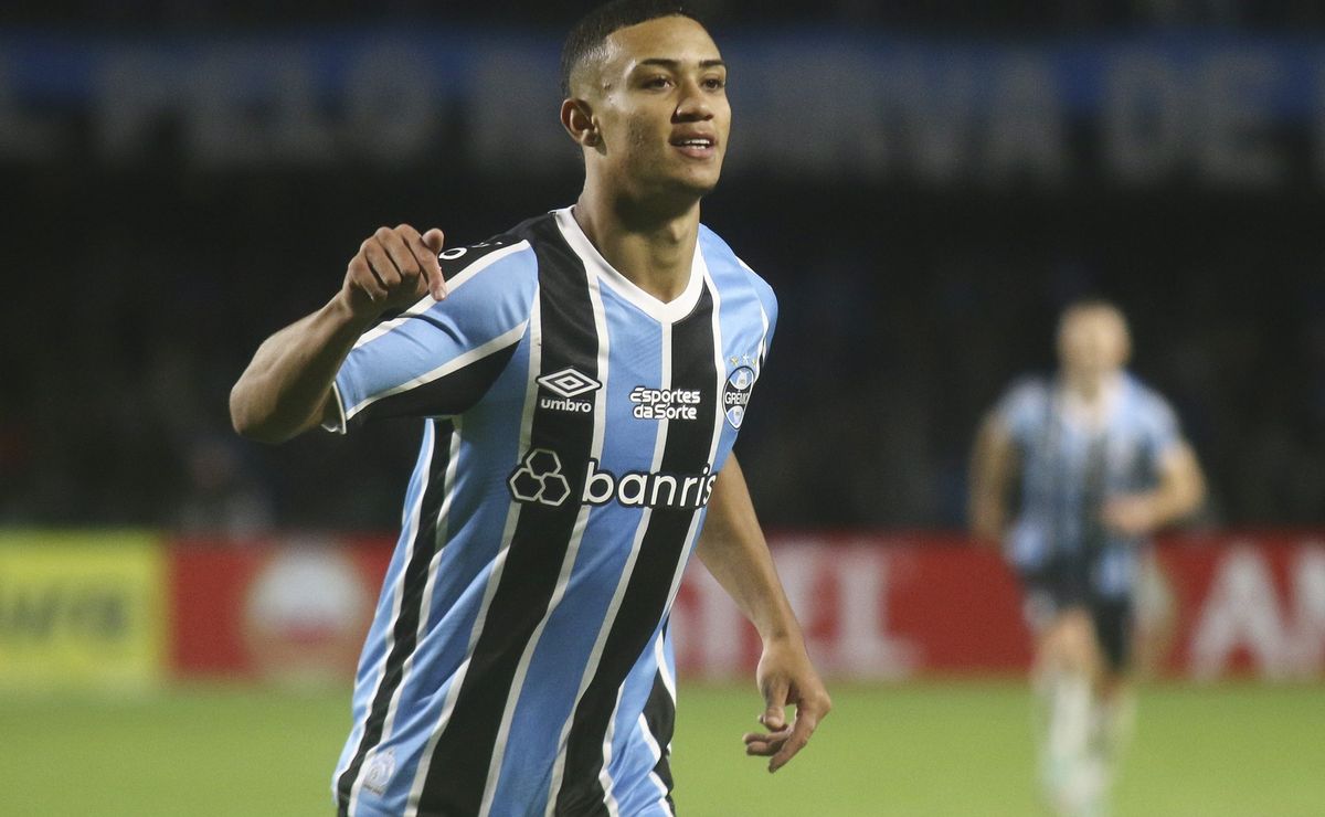 grêmio aceita venda de gustavo nunes ao brentford por valor recorde 