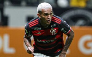 r$ 71,2 milhões: bournemouth ing topa comprar wesley e flamengo estica negociação