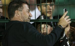 modelo saf? grupo quer quitar as dívidas do corinthians 