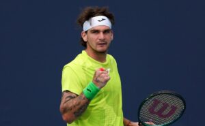 thiago wild faz primeira partida em wimbledon e pode enfrentar djokovic: onde assistir e horário