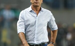 renato faz apelo para torcida e projeta futuro do grêmio: ‘volto a garantir’