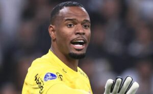 substituto de carlos miguel: novo goleiro do corinthians é escolhido pela fiel