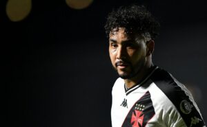 com payet e sem coutinho, vasco se prepara para enfrentar o atlético mg