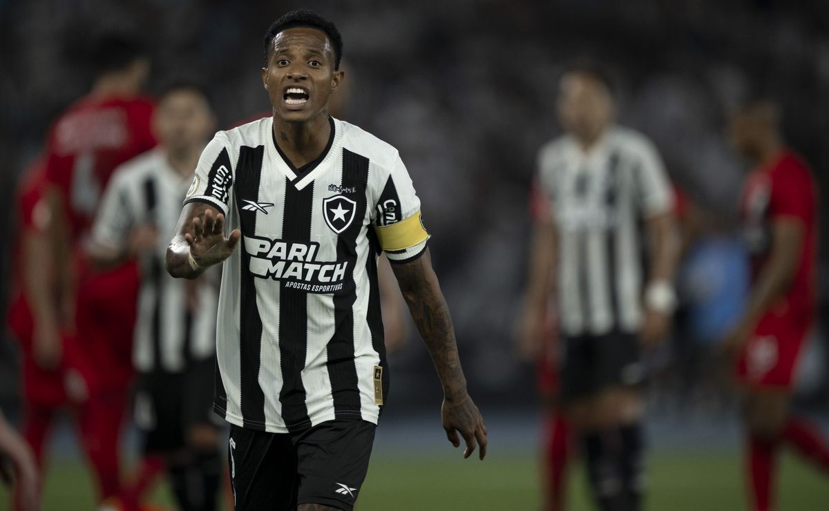 “realmente diferente”: tchê tchê declara amor ao botafogo antes de partida pelo brasileirão  