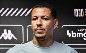 edmundo expõe saída de clayton do vasco e valores do contrato: "custo de r$ 50 milhões"