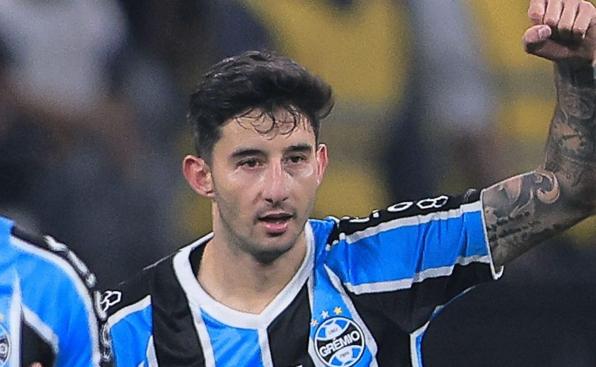 contra o corinthians, villasanti lidera estatísticas defensivas no grêmio e torcida repercute: “craque”