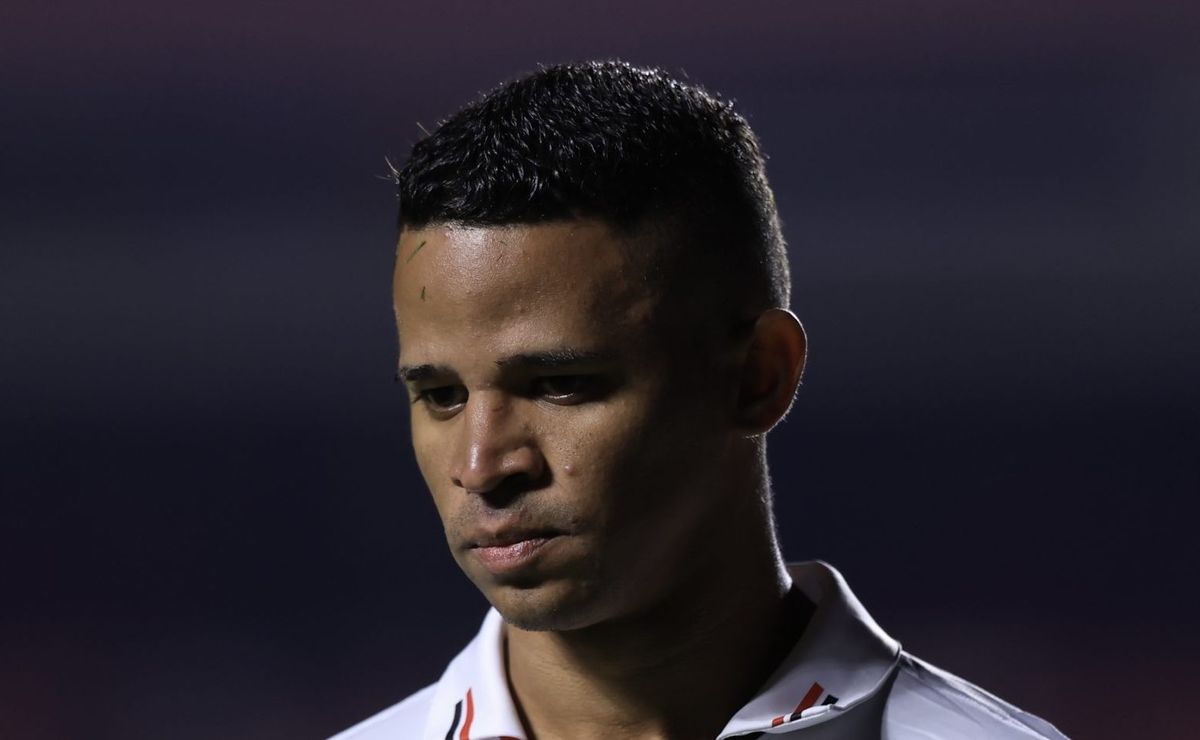 erick muda a cara do são paulo em vitória contra goiás: “viu, zubeldía?!”