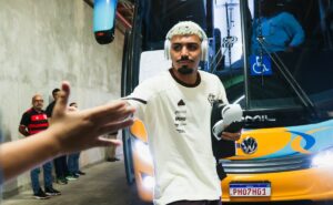 palmeiras tem última cartada para tirar gabigol do flamengo de forma imediata   