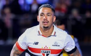 luciano é o primeiro jogador do são paulo desde ceni a marcar 80 gols no século