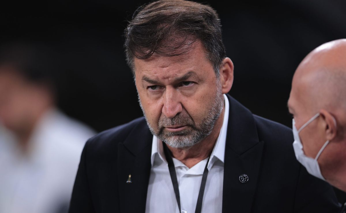 corinthians de augusto melo tem proposta de r$ 65 milhões para tirar contratação de peso do flamengo 