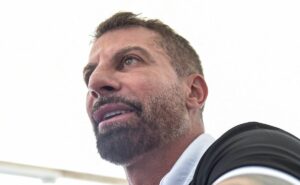 flamengo 'atravessa' o vasco de pedrinho e decide assinar com meia aprovado no rival