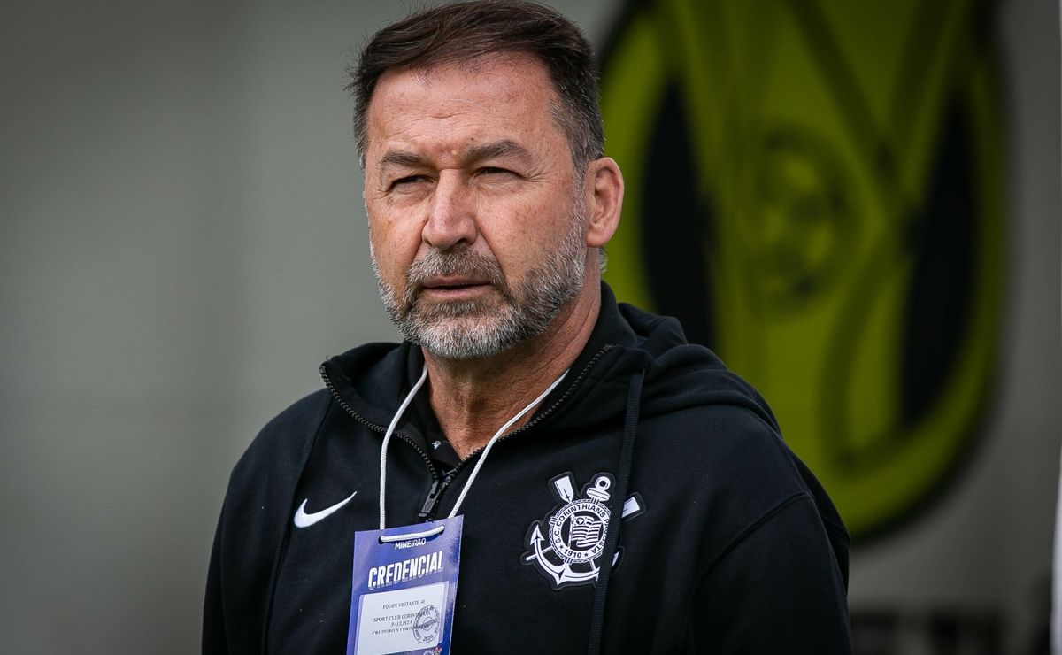 torcedor do cruzeiro denuncia agressão de augusto melo