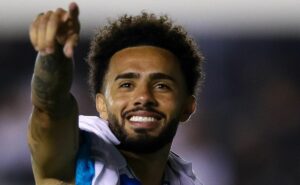 zenit faz único pedido para liberar claudinho imediatamente para o flamengo