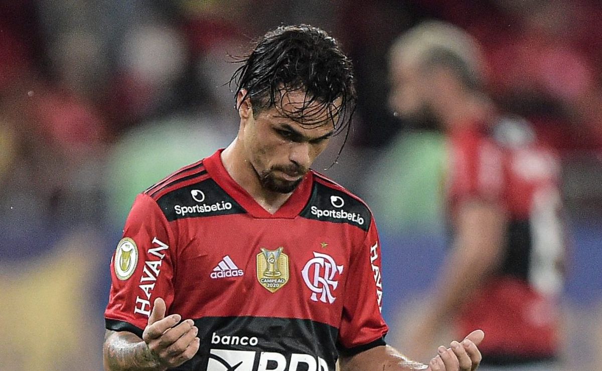 disputa acirrada: michael recebe contato de ‘gigante’ do futebol brasileiro e vinda fica em dúvida