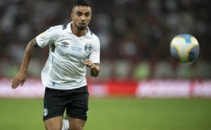 fábio é barrado por lesão e grêmio age rápido por substituto 