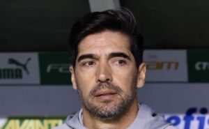 abel tem acordo com leila no palmeiras e venda de meio campista é vetada