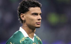 richard ríos, sucesso nas redes sociais, reencontra flamengo atrás de retomada no palmeiras