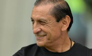 contratação de ramón díaz pelo corinthians tem acordo confirmado e argentino aceita proposta