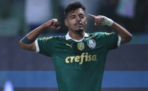 abel ferreira vê apenas gabriel menino como substituto de raphael veiga no palmeiras