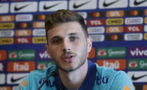 bento comenta sobre eliminação da seleção e sai em defesa de militão e douglas luiz: “erravam muito pouco”