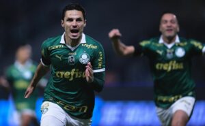 palmeiras vence dérbi com boa partida de veiga e apagão do corinthians, o que resultou afundar rival na zona de rebaixamento