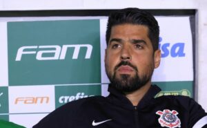 trocas de técnicos no corinthians tem valor divulgado e causa rombo milionário; entenda