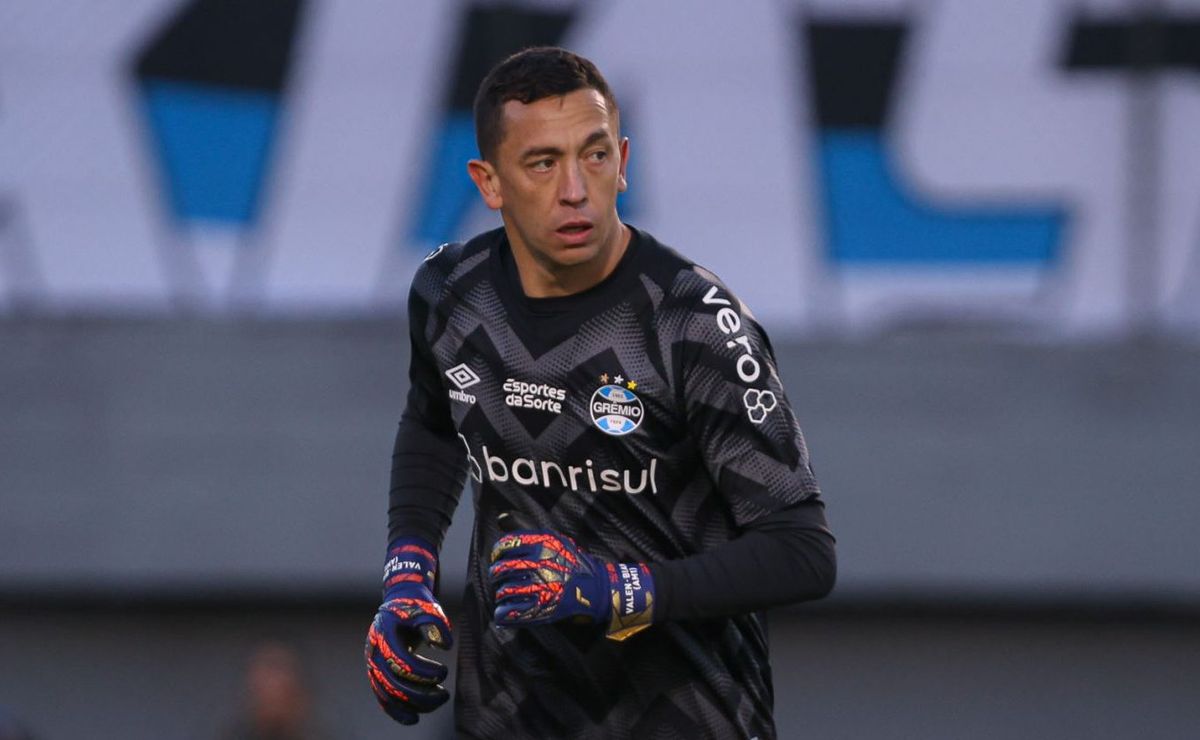 marchesín pede desculpas a reinaldo após confusão no duelo entre grêmio e palmeiras