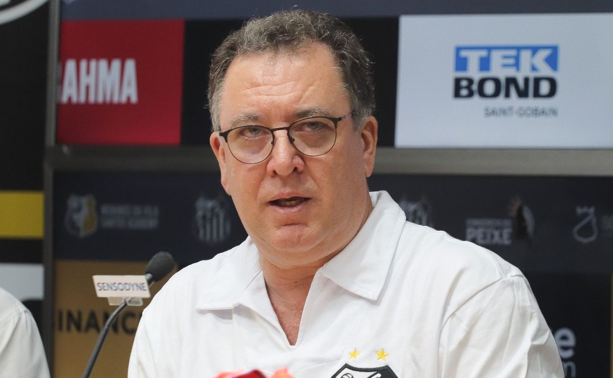 marcelo teixeira fala sobre planos do santos envolvendo novo goleiro: "aguardar outra situação"