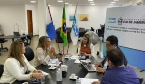 representante da bmm testlabs visita a sede da loterj