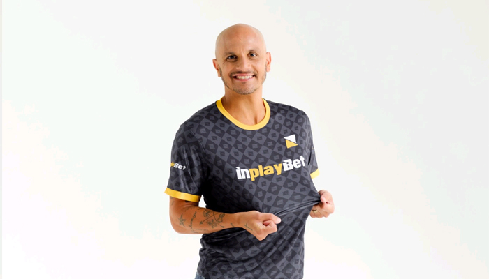 Ídolo do corinthians, ex jogador fábio santos é anunciado como embaixador da inplaybet