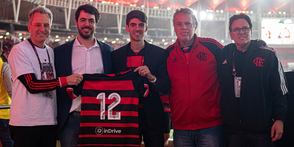 flamengo fecha patrocínio com indrive para camisa do time feminino