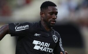 seleção angolana pede informações sobre bastos ao botafogo e pode convocar zagueiro