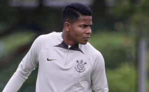 justiça não aceita questionamento do corinthians e mantém venda de wesley bloqueada