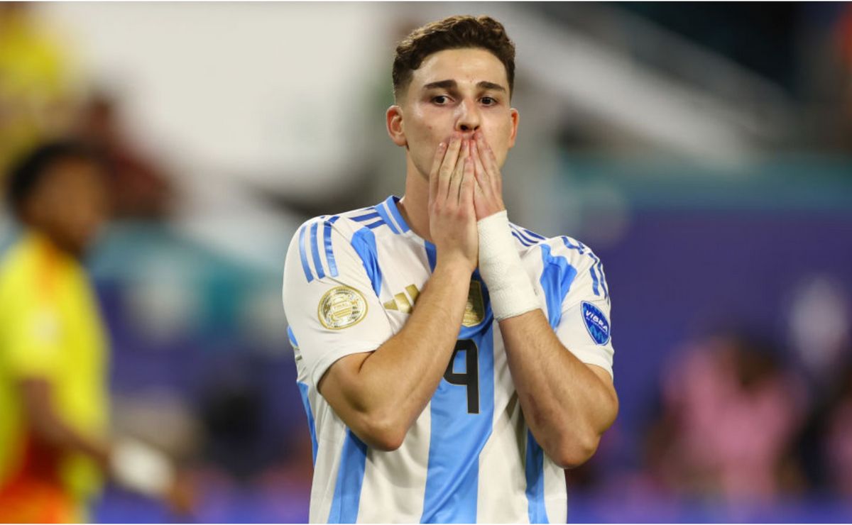 pep guardiola ameniza polêmica com julián Álvarez e manda recado: "conto com ele"