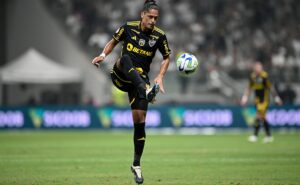 vasco perde paciência com maurício lemos e desiste da contratação de zagueiro do atlético mineiro