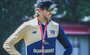 zubeldía prepara escalação do são paulo com 4 atacantes contra nacional uru pela libertadores