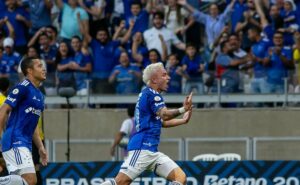 com aproveitamento exemplar como mandante, o cruzeiro pode subir duas posições na tabela