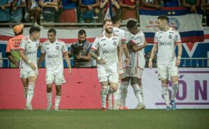 flamengo terá que corta um dos reforços da libertadores nas quartas de final