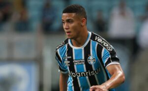 negociação de gustavo nunes liga alerta no grêmio com problema milionário junto ao governo espanhol