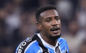 edenílson revela problema em cobrança de pênalti e afirma que refletirá função no grêmio