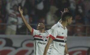 são paulo vence o vitória e torcida se mostra confiante para sequência do brasileirão