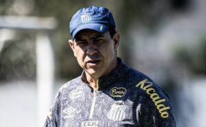 ponte preta visita o santos de carille vivendo longo jejum de vitórias como visitante